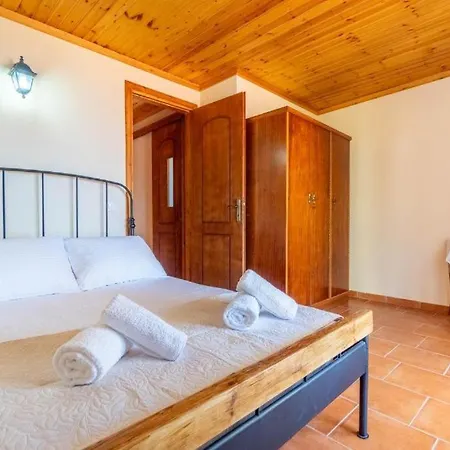 Tsoukali House * Afión