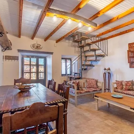 Tsoukali House Ferienhaus